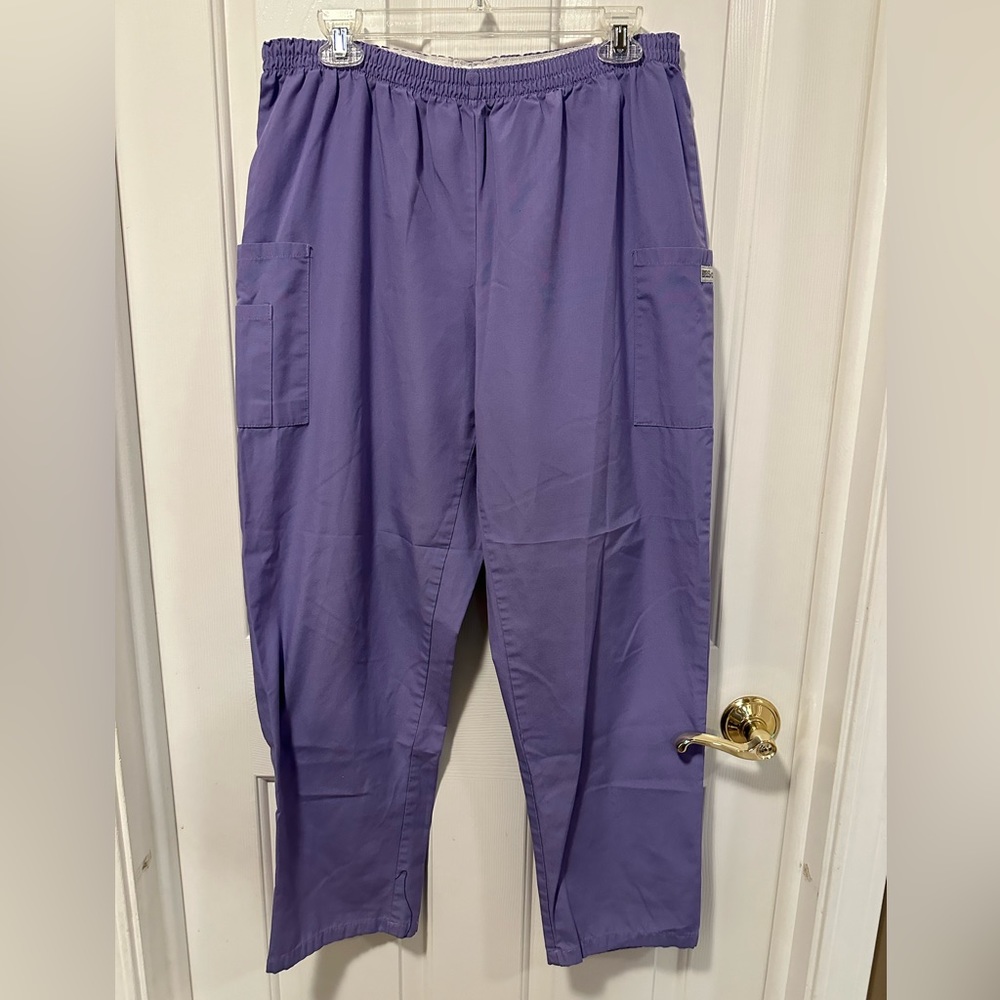 UA Scrubs boxer style scrub pants.